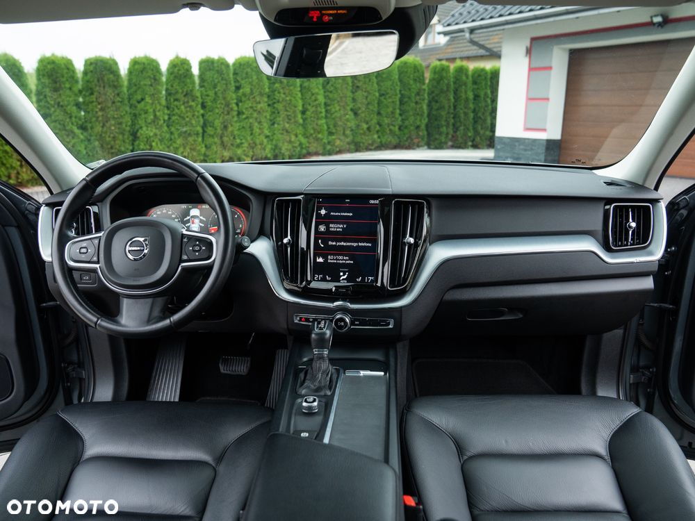 Volvo XC 60 D4 AWD Geartronic RDesign - 32