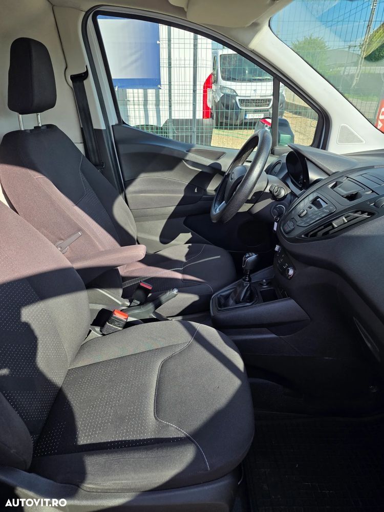 Ford Courier - 20