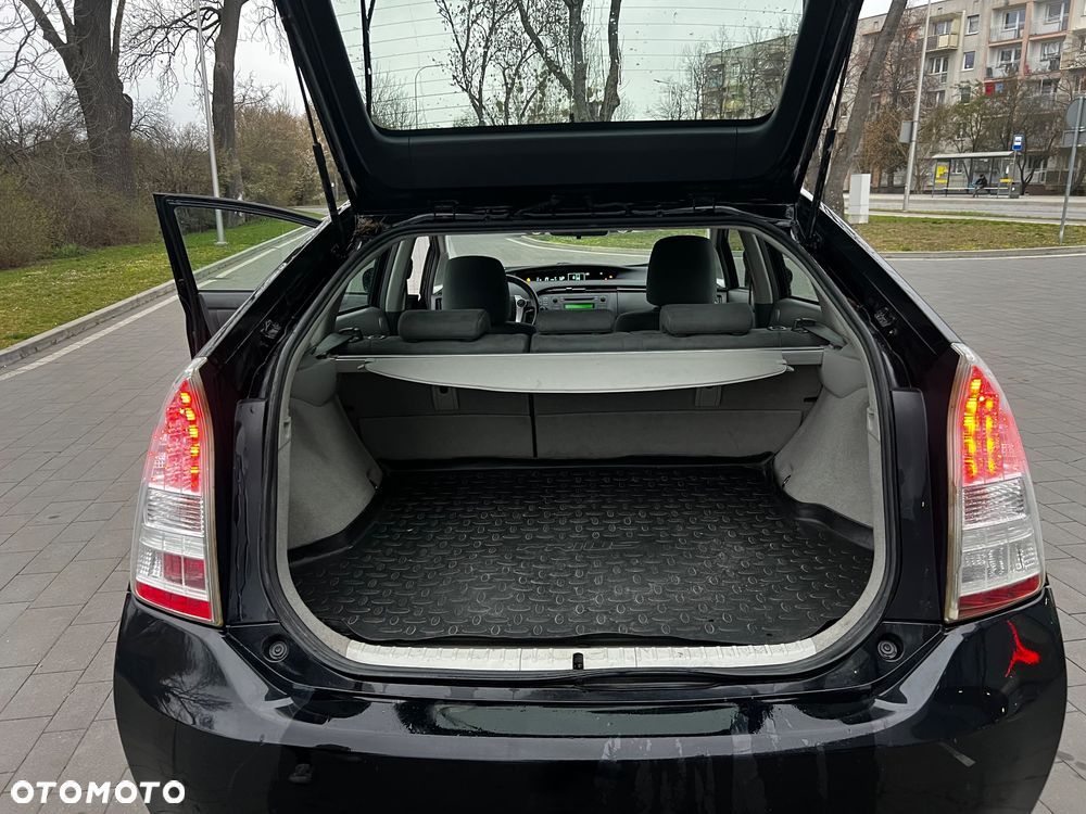 Toyota Prius (Hybrid) Comfort - 8