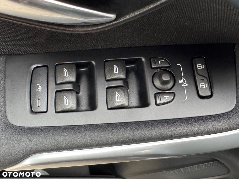 Volvo V40 D3 Summum - 38