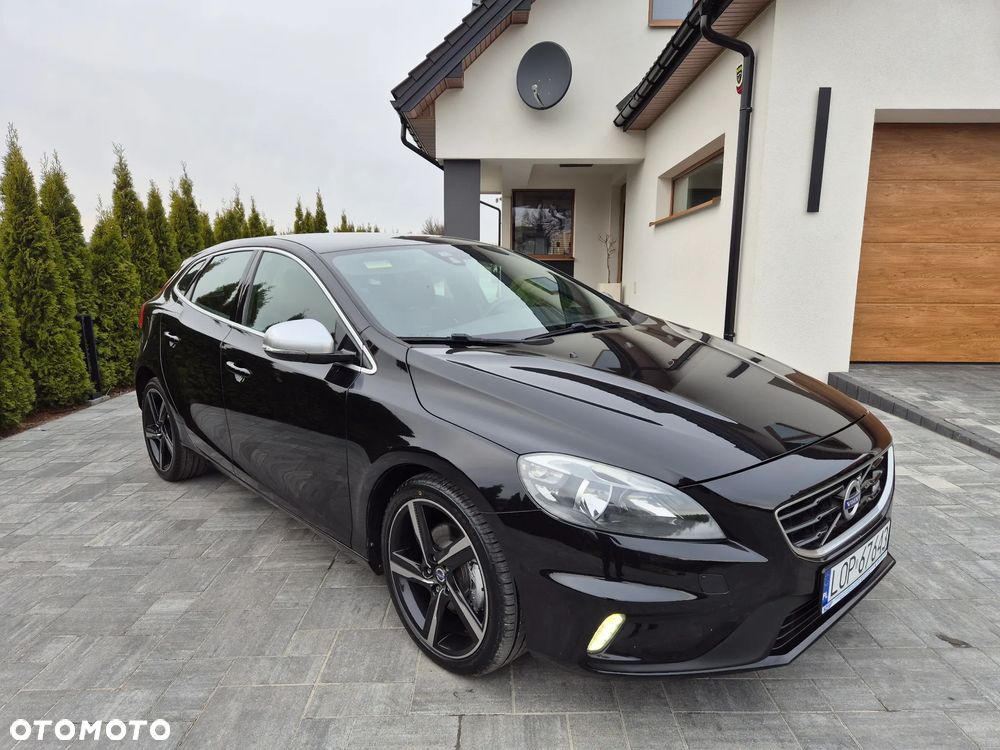 Volvo V40 T3 R Design - 30