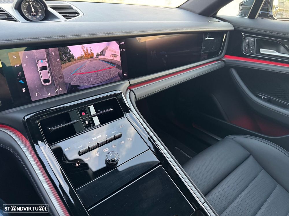 Porsche Panamera 4 E-Hybrid - 57
