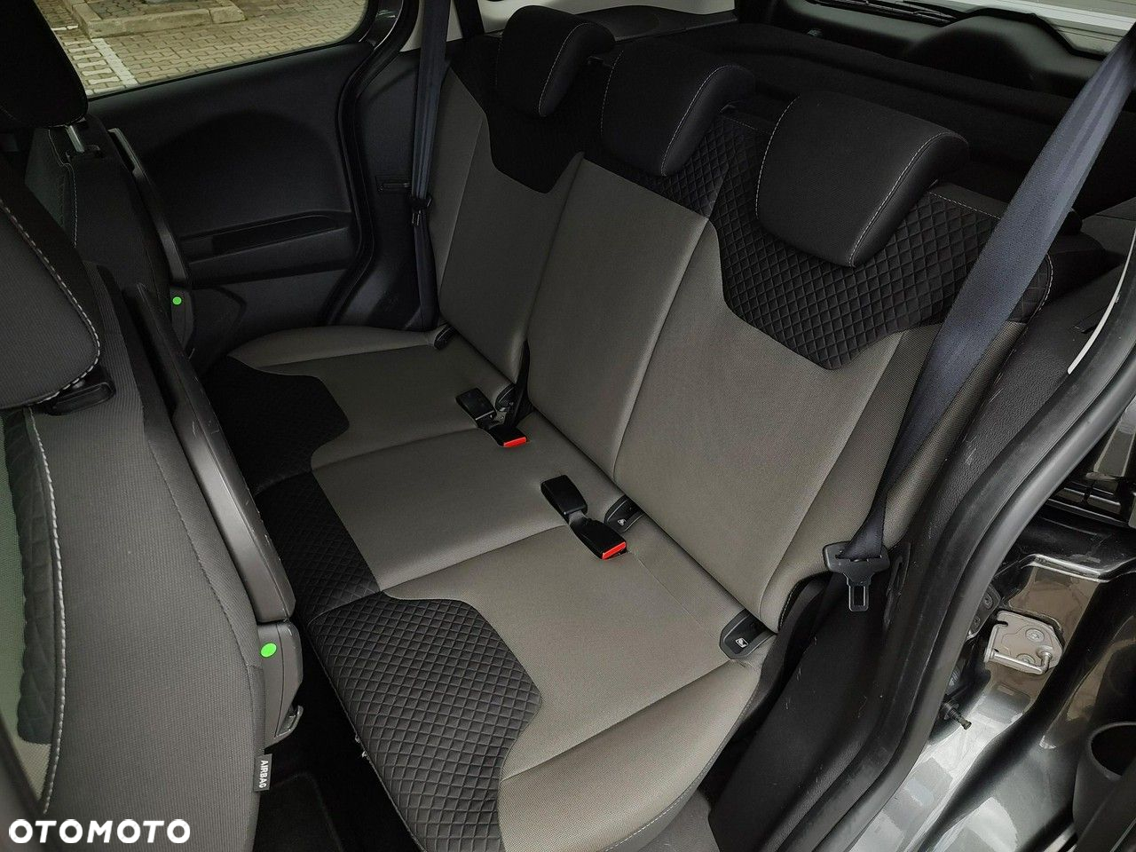 Ford Tourneo Courier - 17