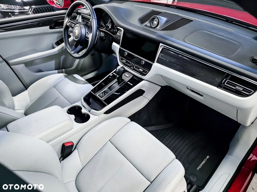 Porsche Macan T - 12