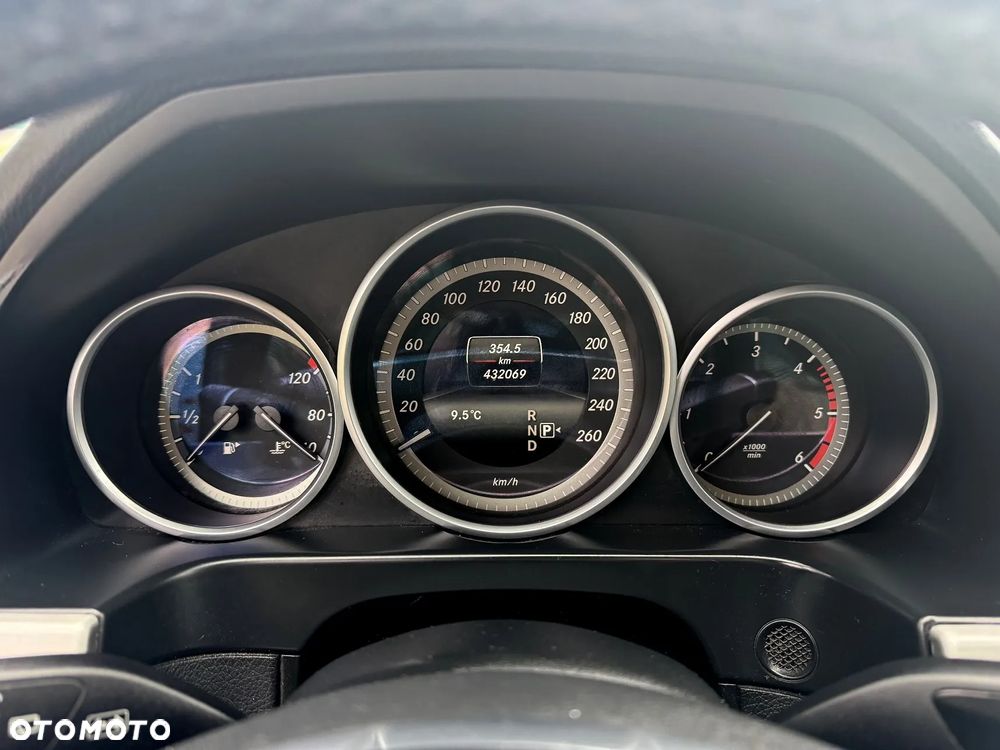 Mercedes-Benz Klasa E - 16