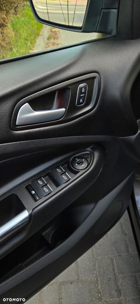 Ford Kuga 1.5 EcoBoost 2x4 Titanium - 27