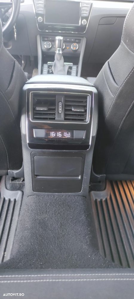Skoda Superb Combi 2.0 TDI DSG Ambition - 11