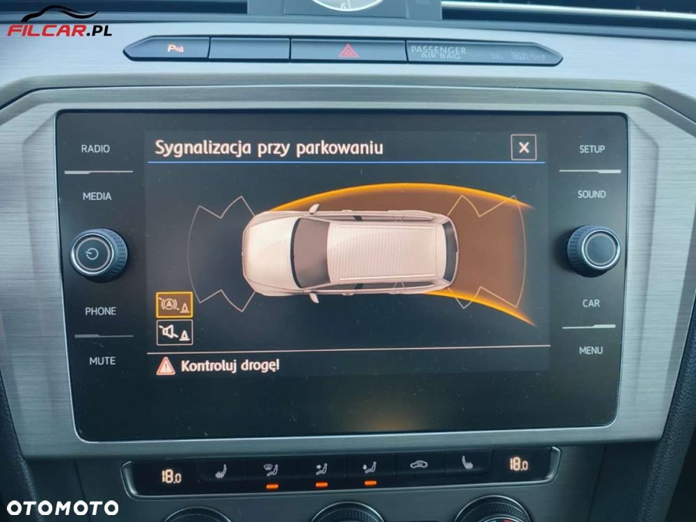 Volkswagen Passat - 12