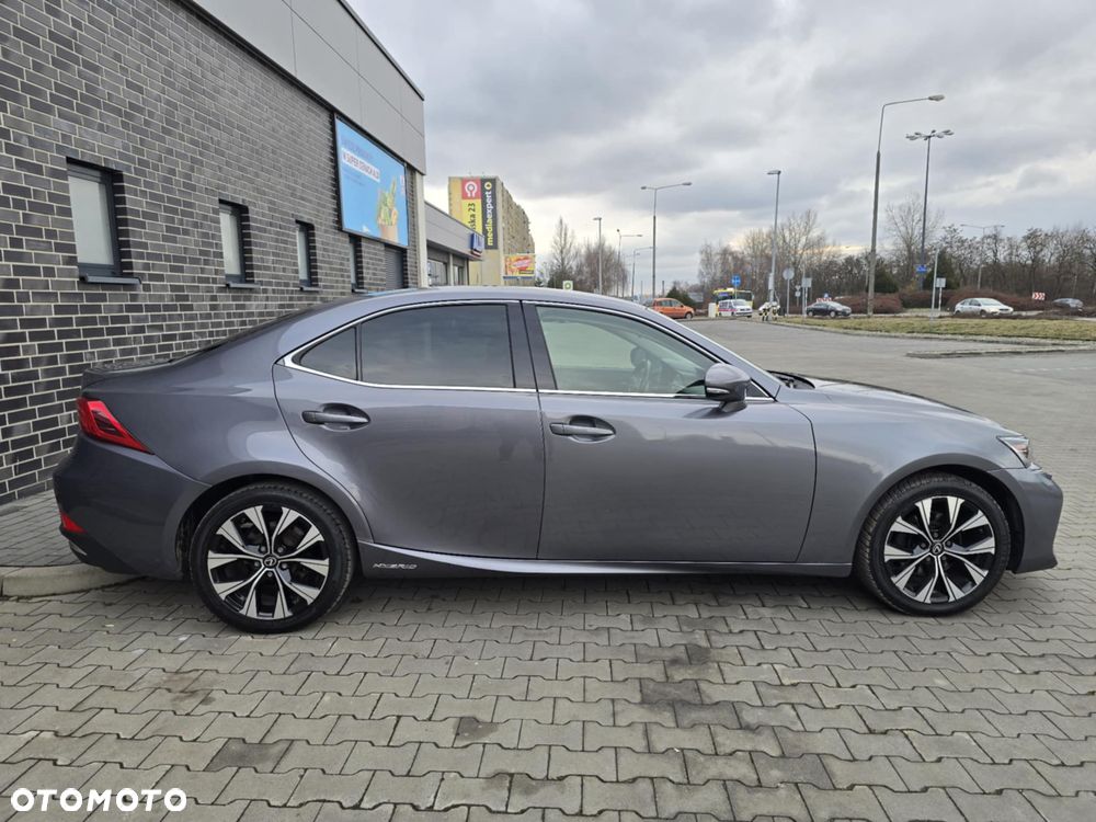 Lexus IS 300h F Sport EU6 - 39