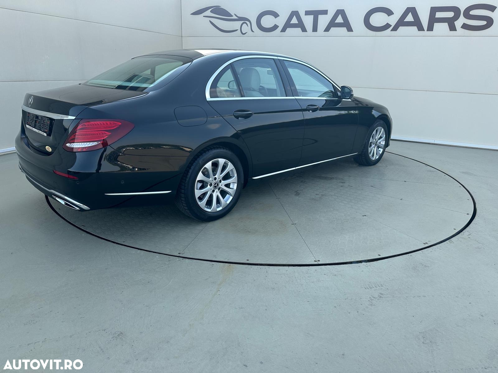 Mercedes-Benz E 220 d 4Matic T 9G-TRONIC Exclusive - 15