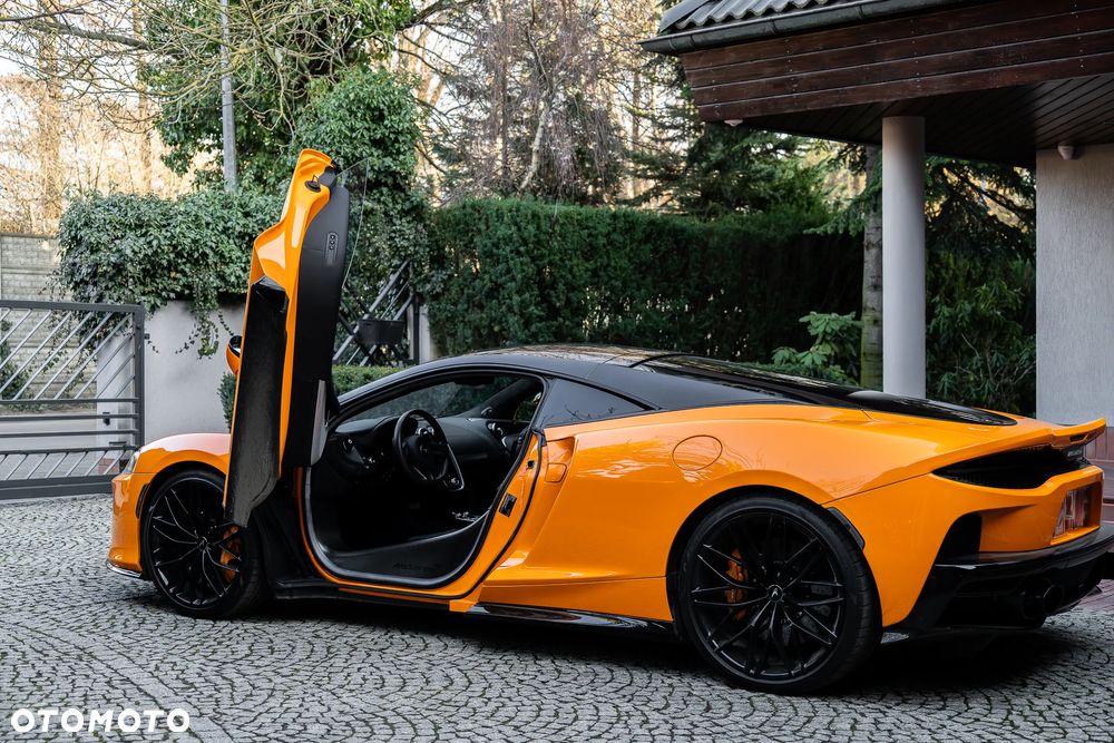 McLaren GT - 8