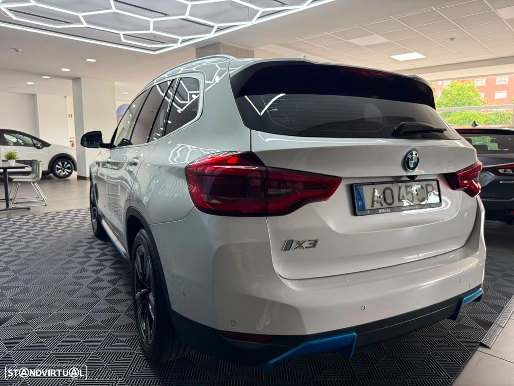 BMW iX3 Impressive - 12