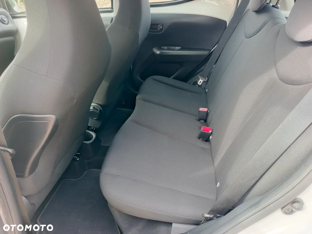 Toyota Aygo x-business - 26