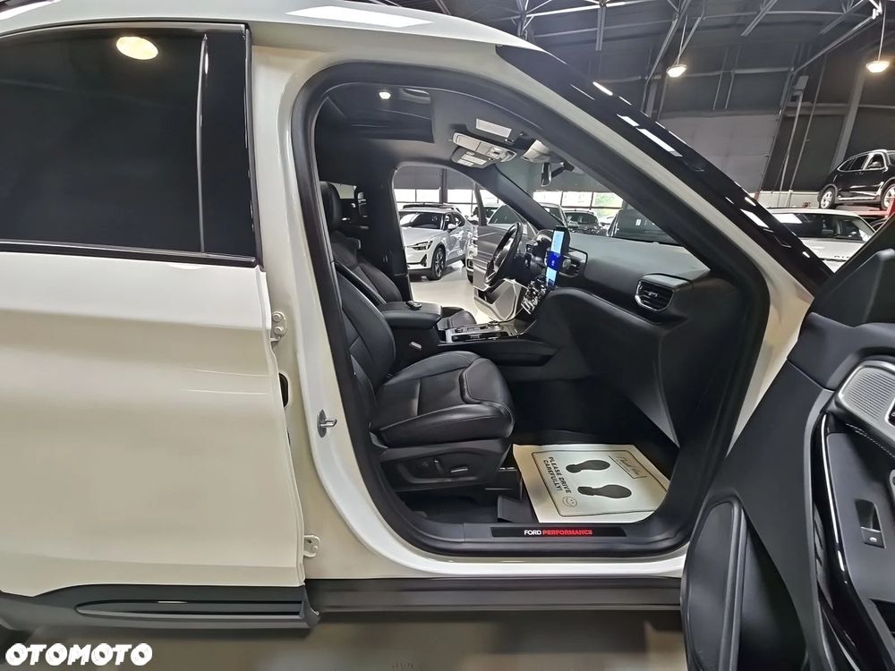 Ford Explorer ver-3-0-ecoboost-phev-4wd-st--line - 9