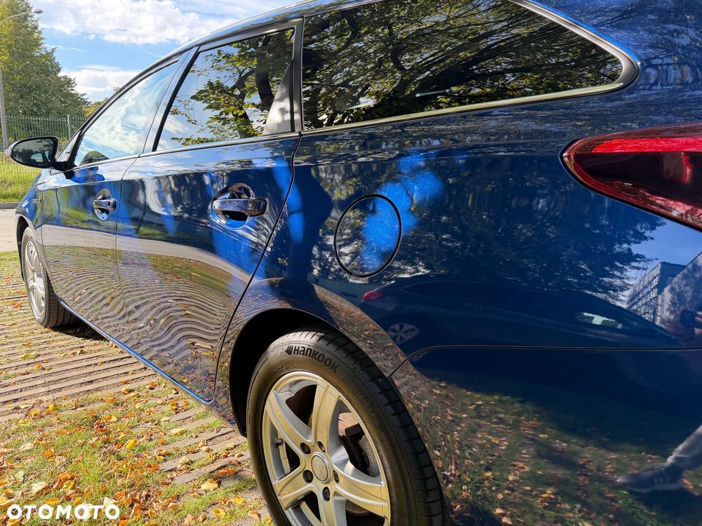 Toyota Auris 1.8 HSD Sol - 17
