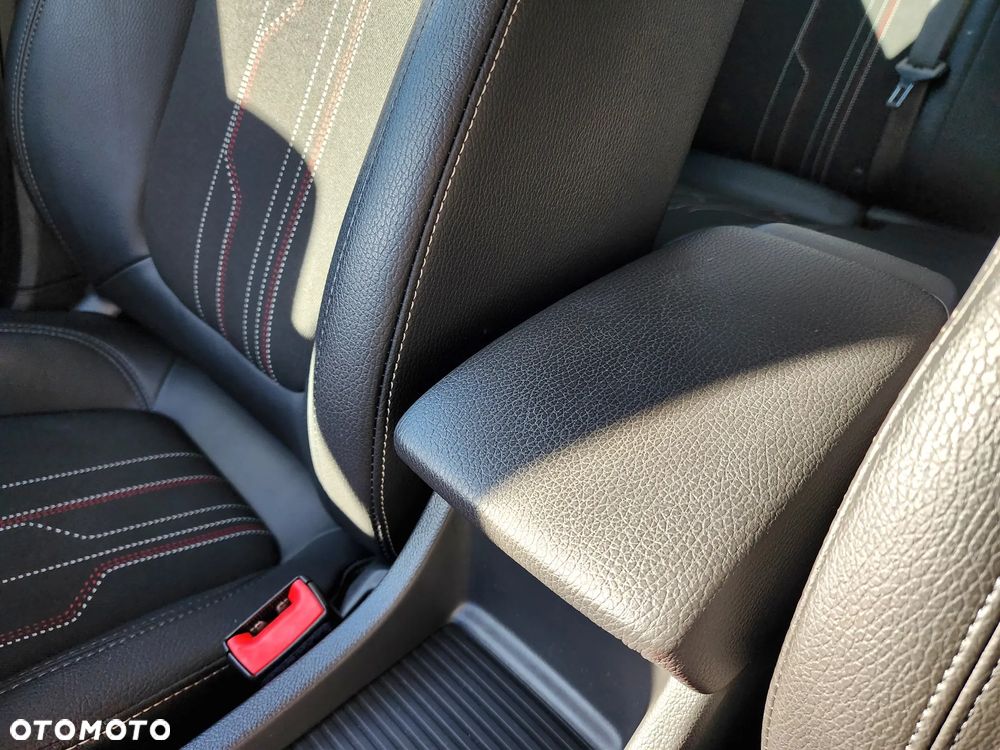 Opel Astra 1.4 Turbo 150 Jahre - 24