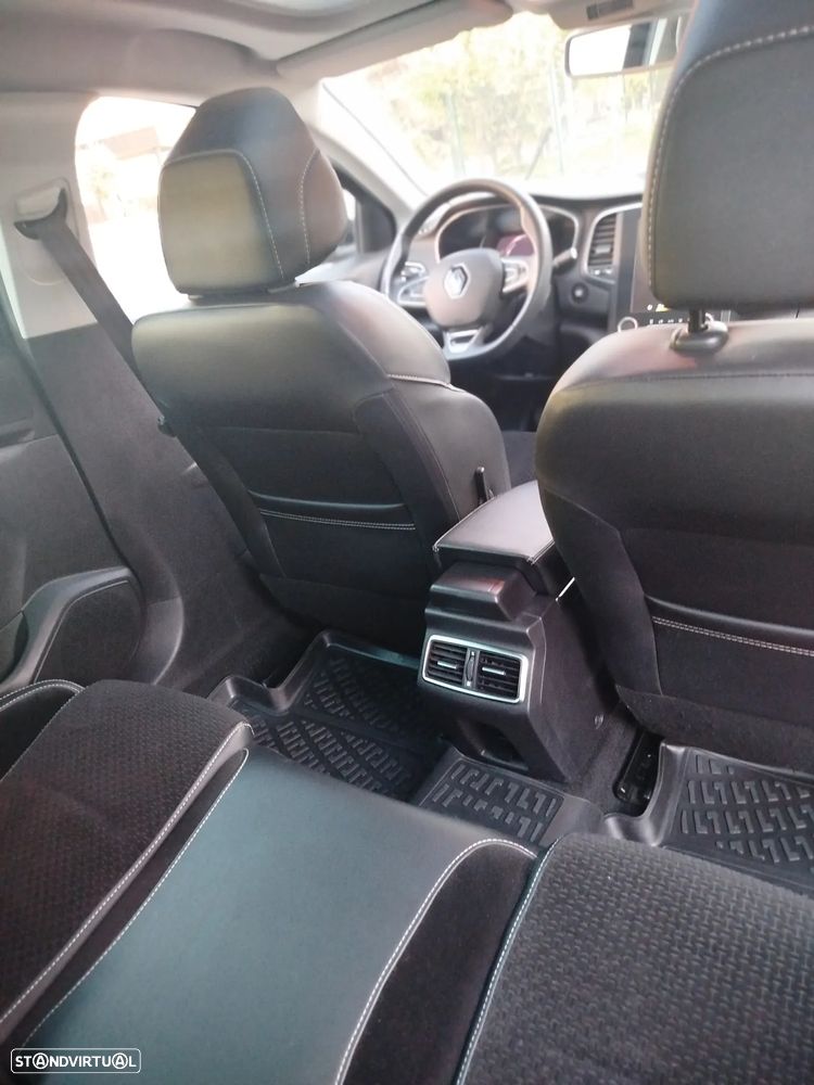 Renault Mégane Grand Coupe - 11