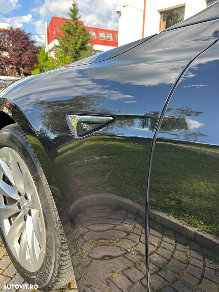 Tesla Model S - 19