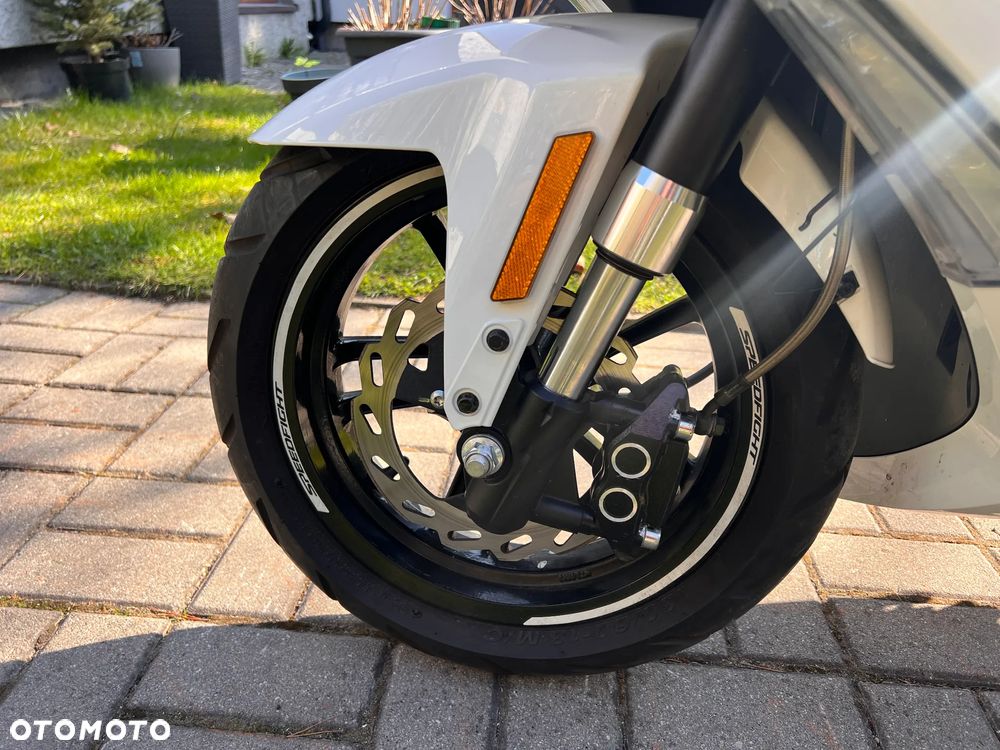 Peugeot Speedfight - 8