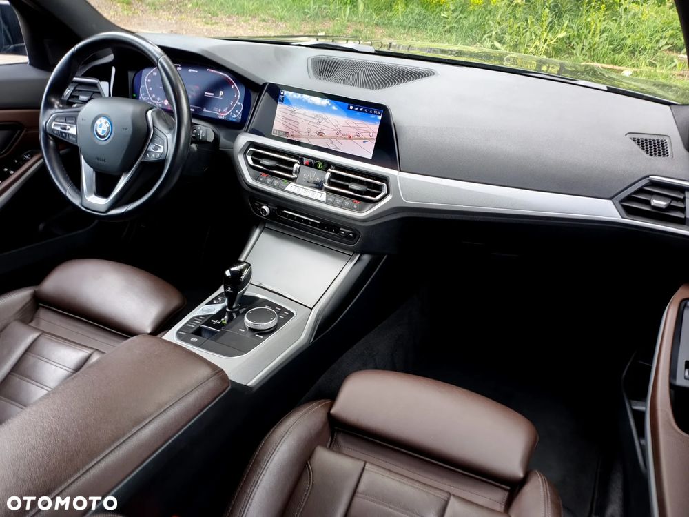 BMW Seria 3 330e - 34