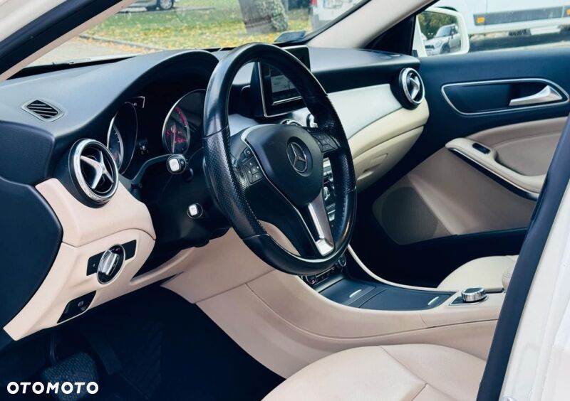 Mercedes-Benz GLA 250 4-Matic - 23