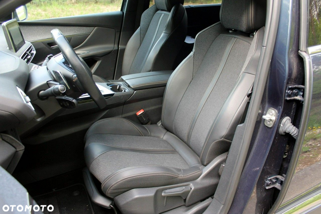 Peugeot 5008 - 24