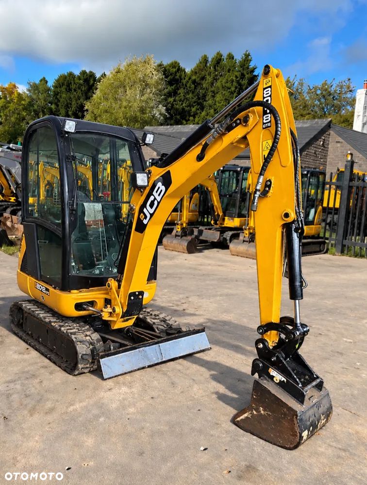 JCB 8018 - 2