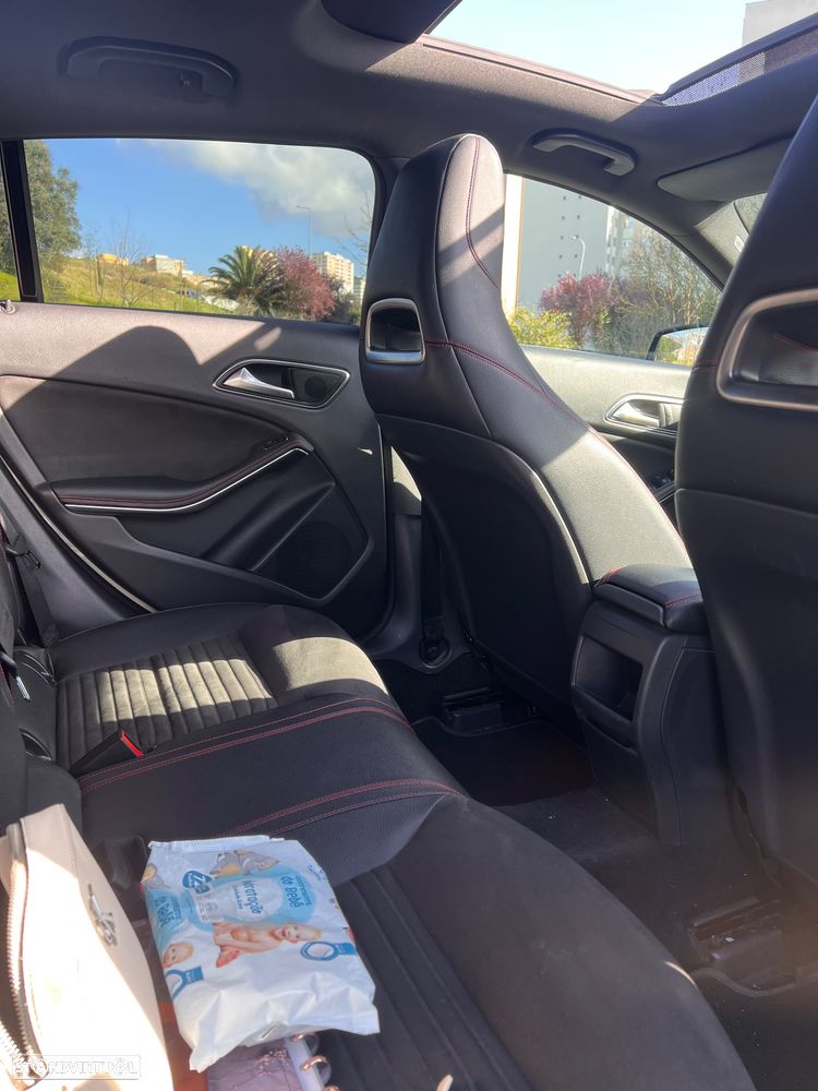 Mercedes-Benz CLA 220 d Shooting Brake AMG Line Aut. - 39