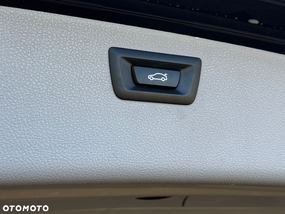 BMW Seria 3 318d - 32