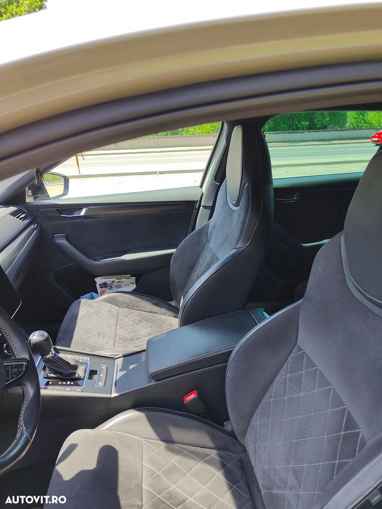 Skoda Superb 2.0 TDI DSG Premium Edition - 12