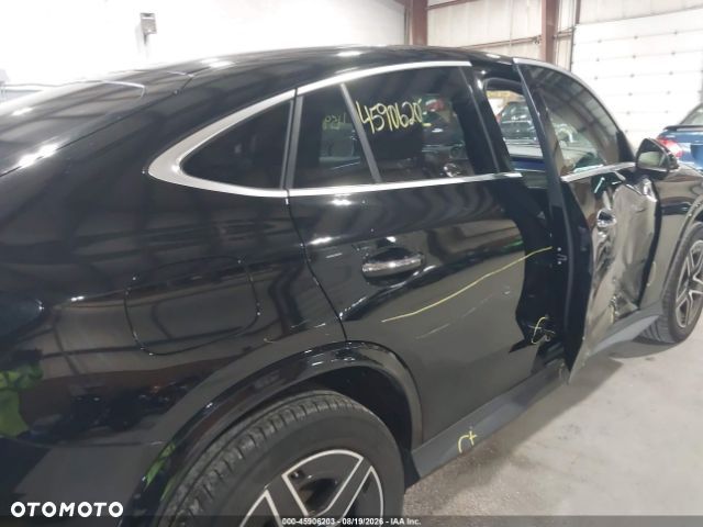 Mercedes-Benz GLC 300 4Matic 9G-TRONIC AMG Line Advanced - 14