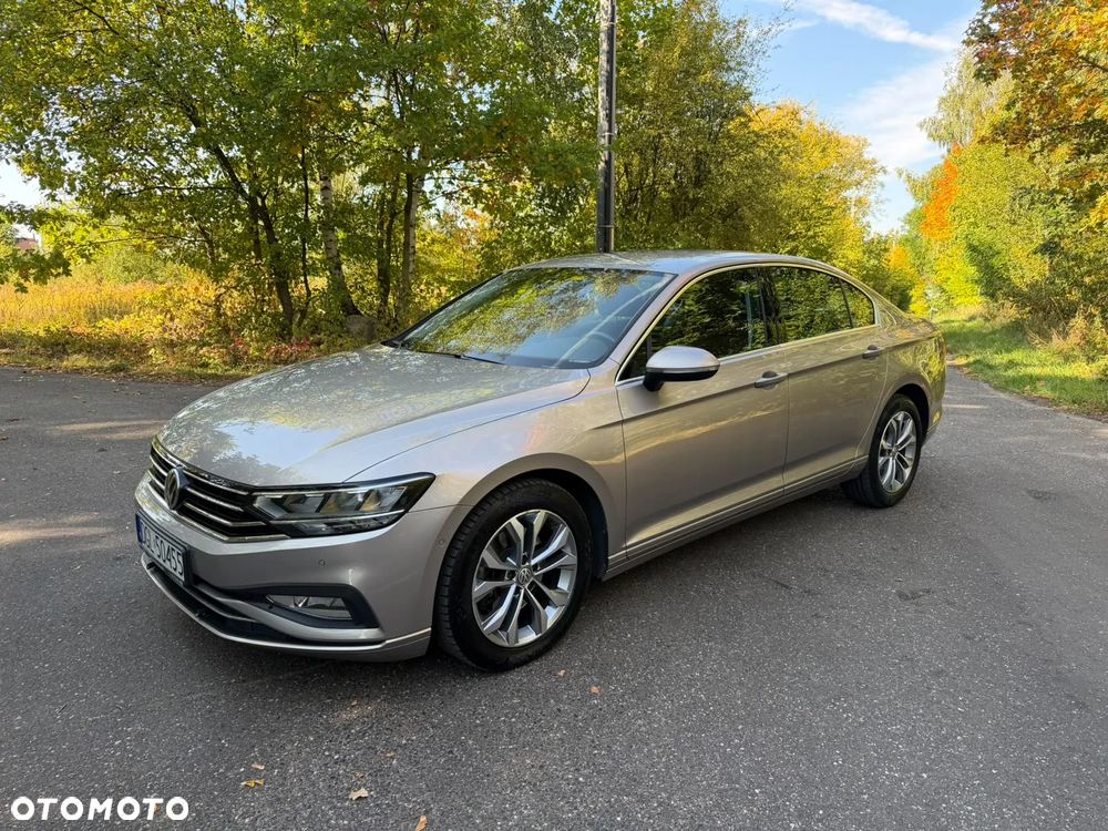 Volkswagen Passat - 4