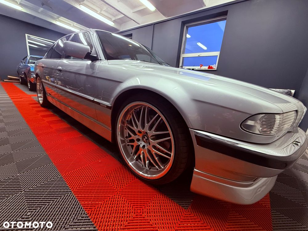 BMW Seria 7 740i - 1