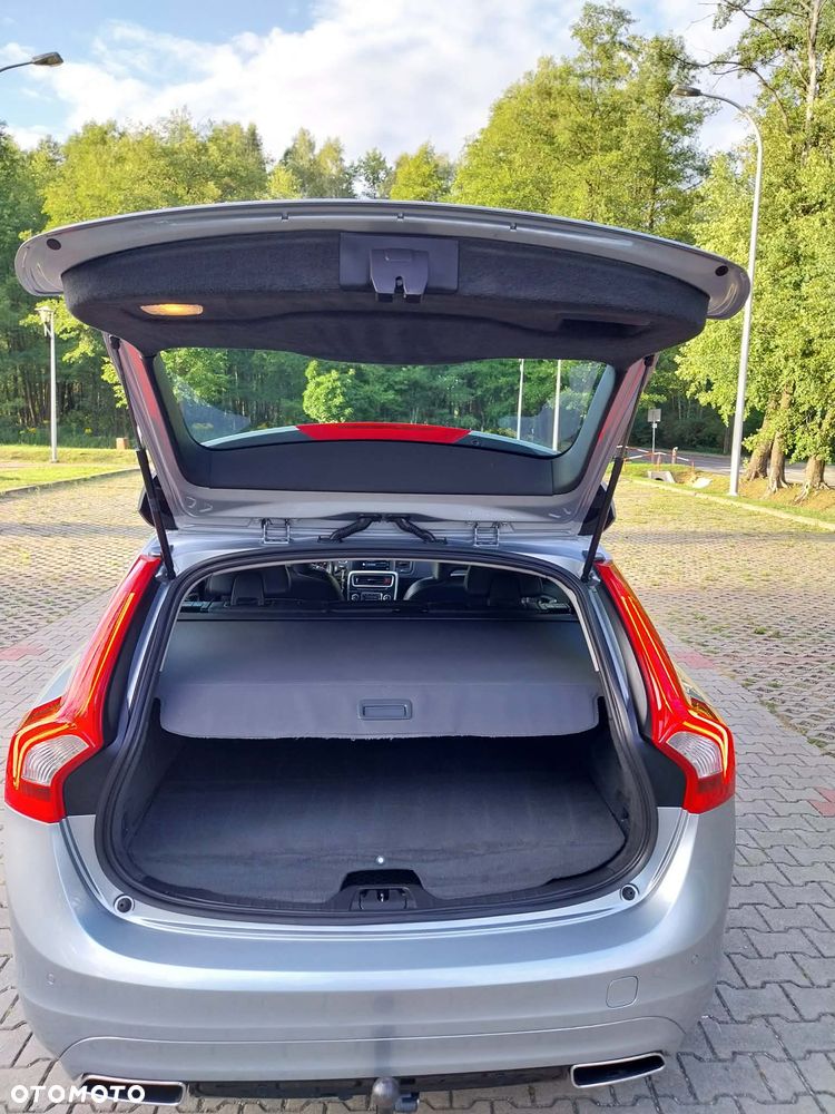 Volvo V60 D5 AWD R-Design Summum - 17