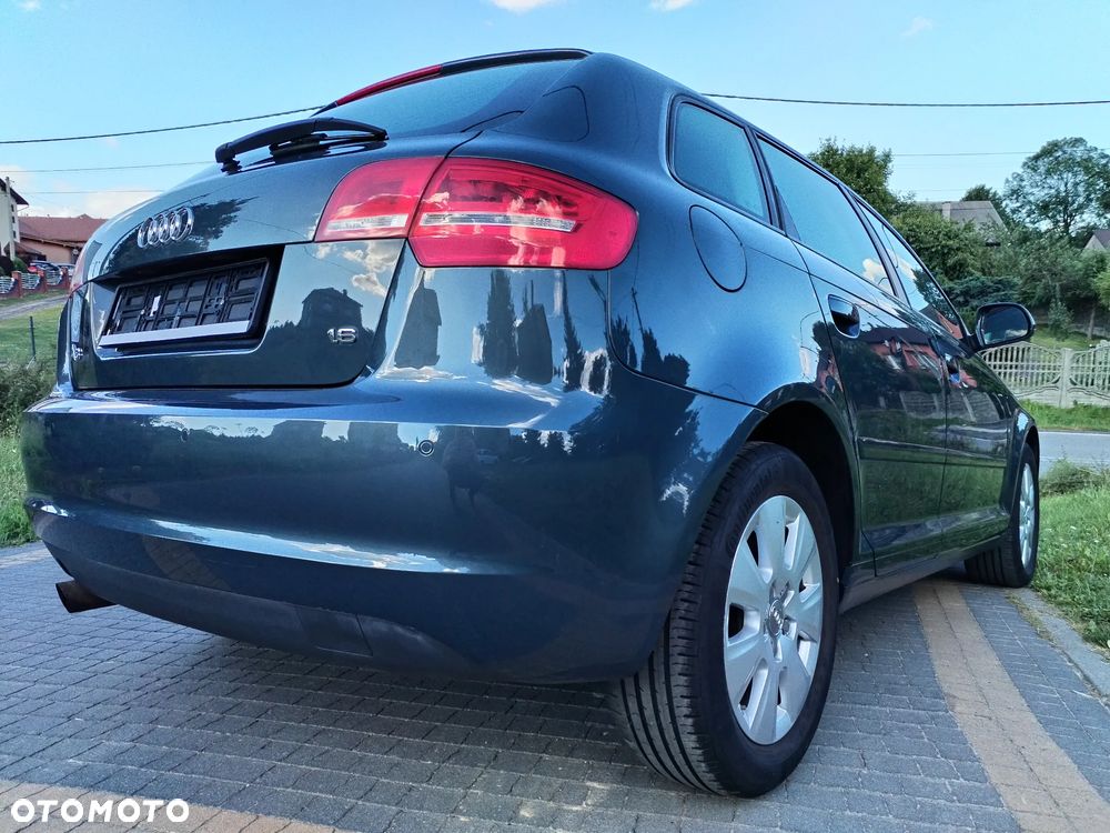 Audi A3 Sportback 1.6 Ambiente - 4
