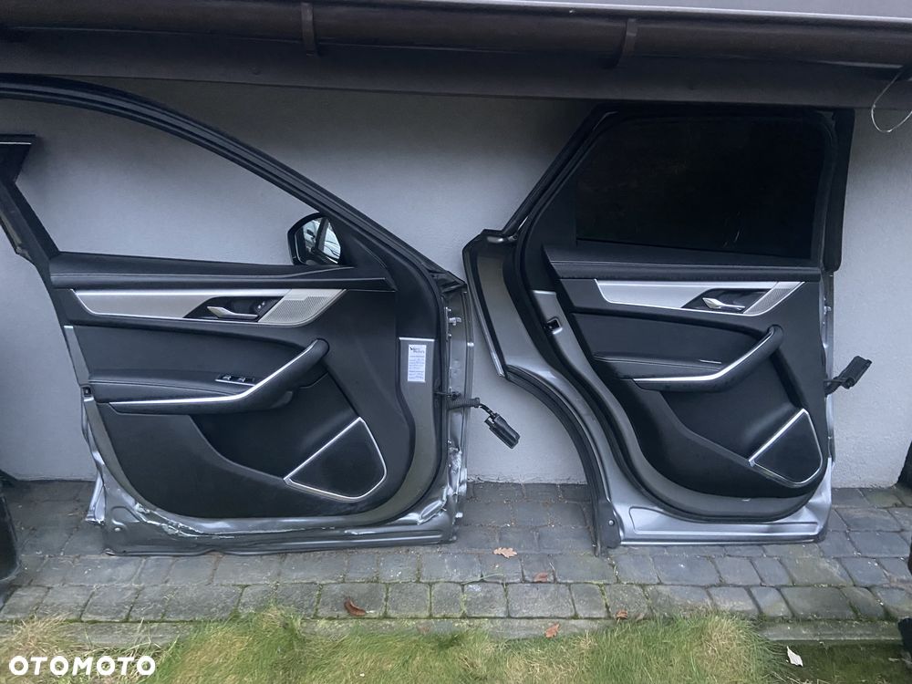 Jaguar F-Pace P250 AWD R-Dynamic Black - 18