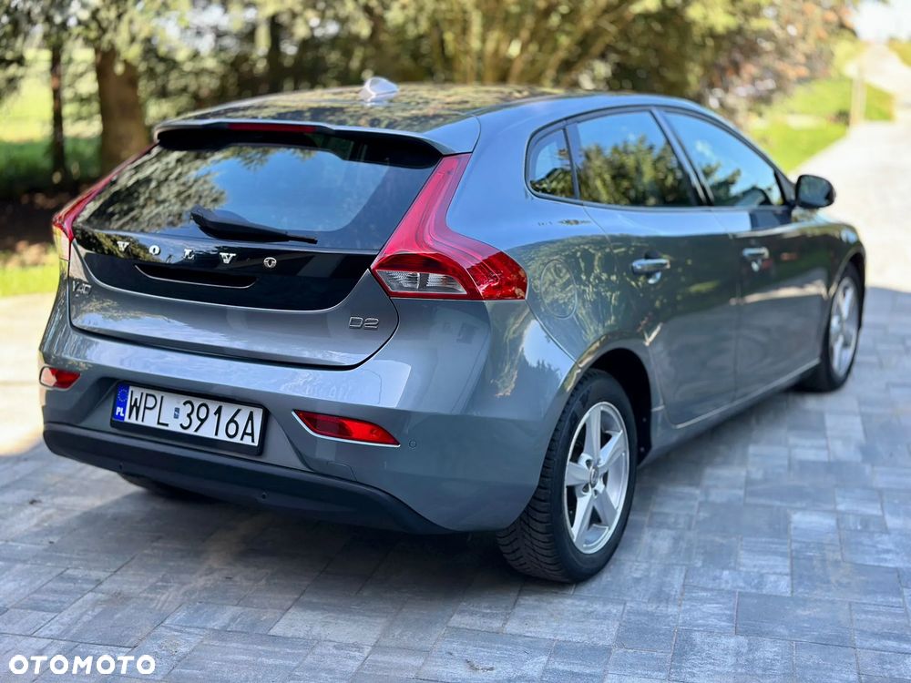 Volvo V40 D2 Momentum - 4