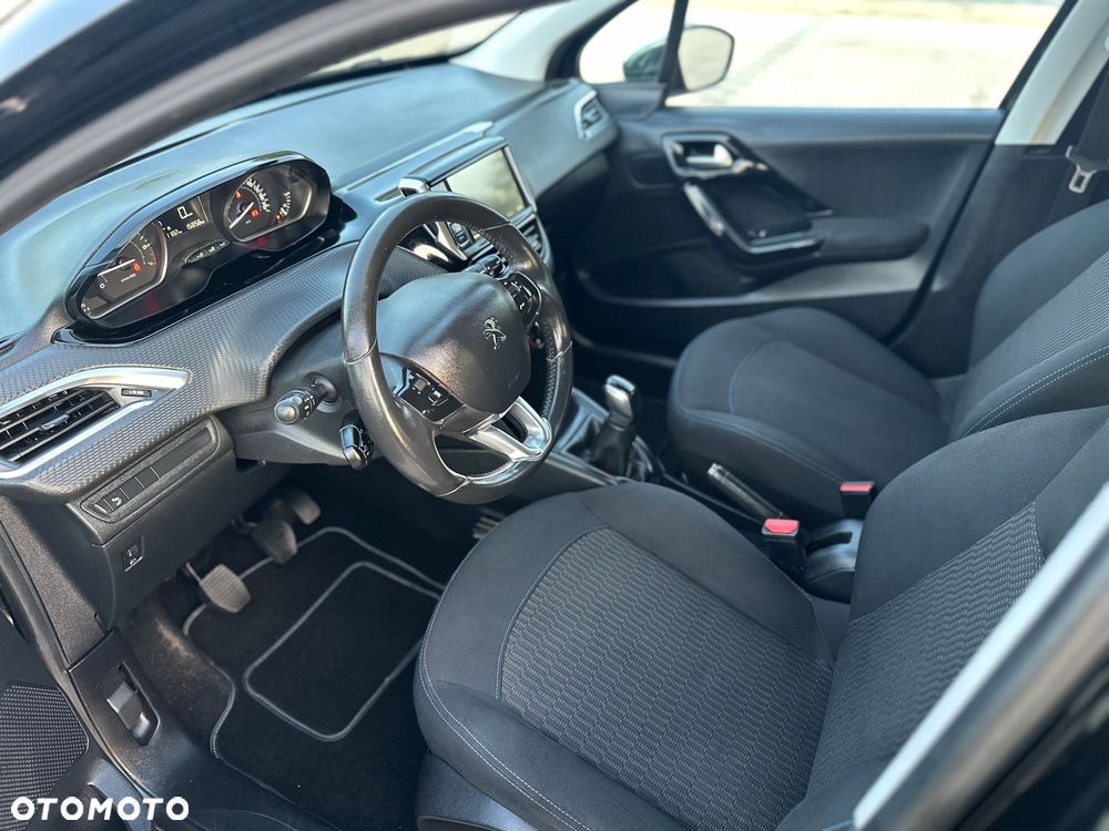 Peugeot 208 1.2 VTi Style - 11