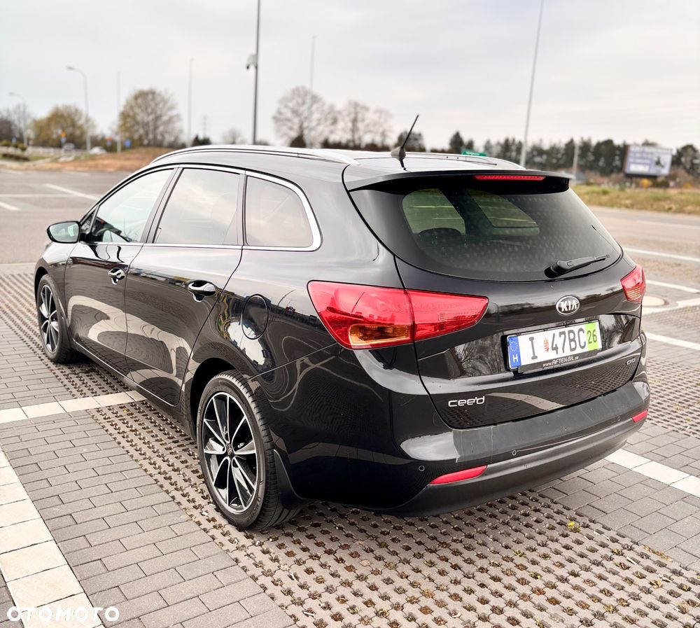 Kia Ceed - 11
