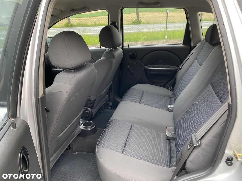 Chevrolet Aveo - 8