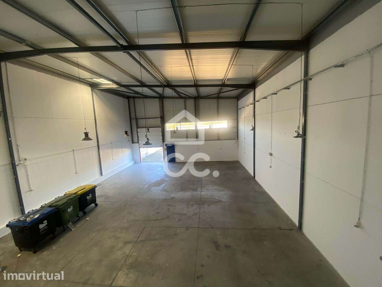 Armazém Industrial 680 m² | Logradouros | 2 Portões Automáticos | Exce - Grande imagem: 2/34