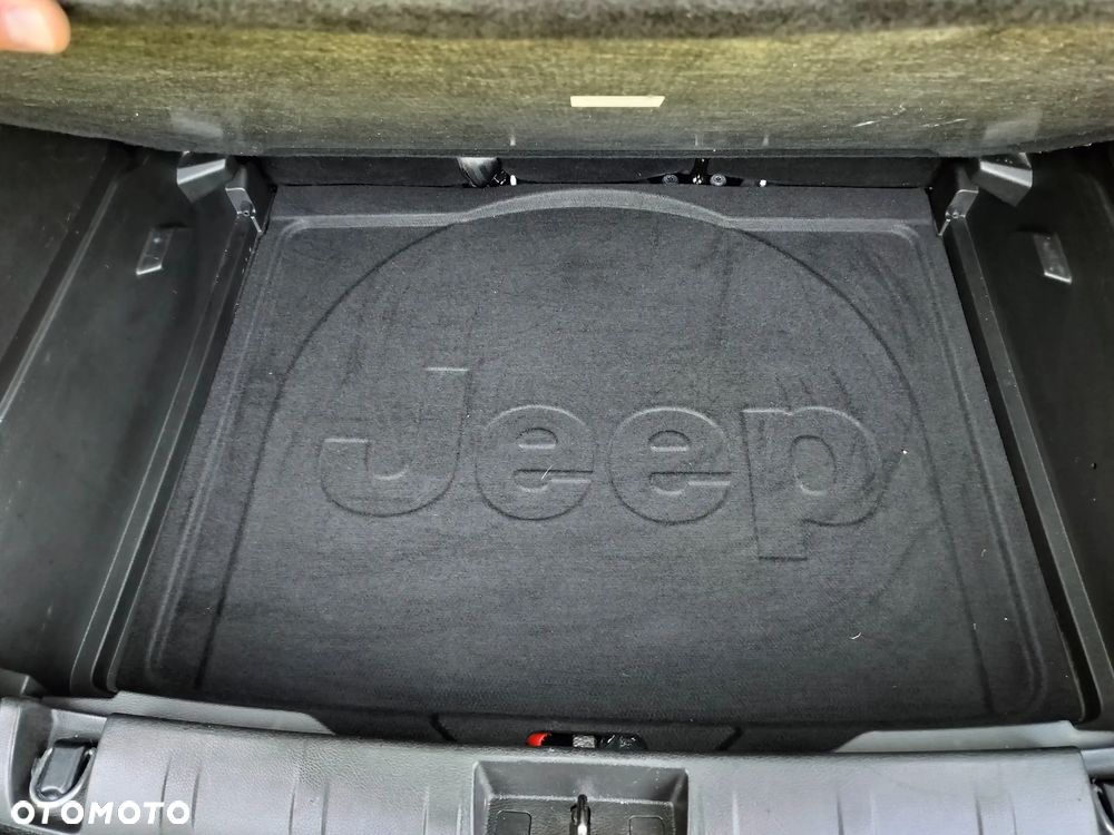 Jeep Renegade - 8