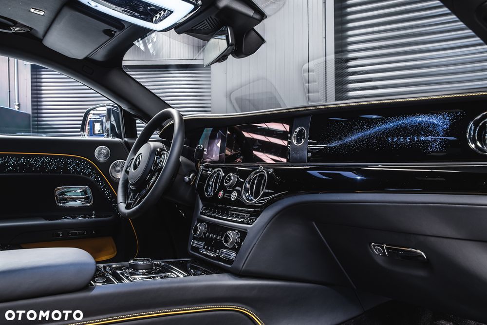 Rolls-Royce Spectre - 12