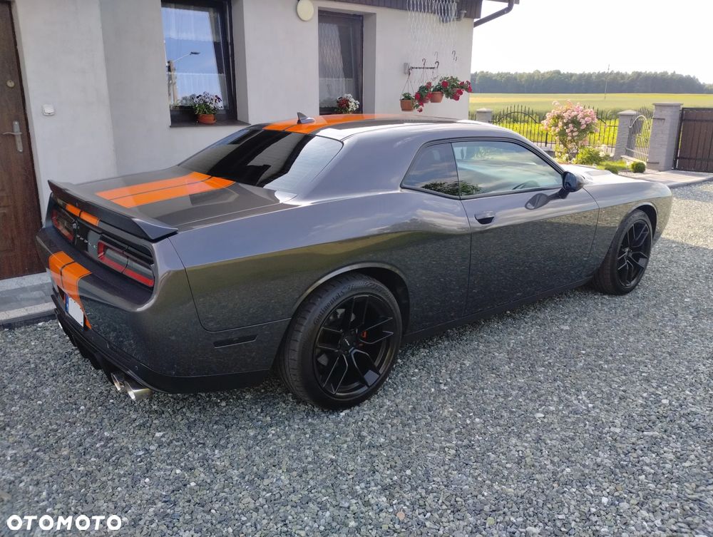 Dodge Challenger - 5