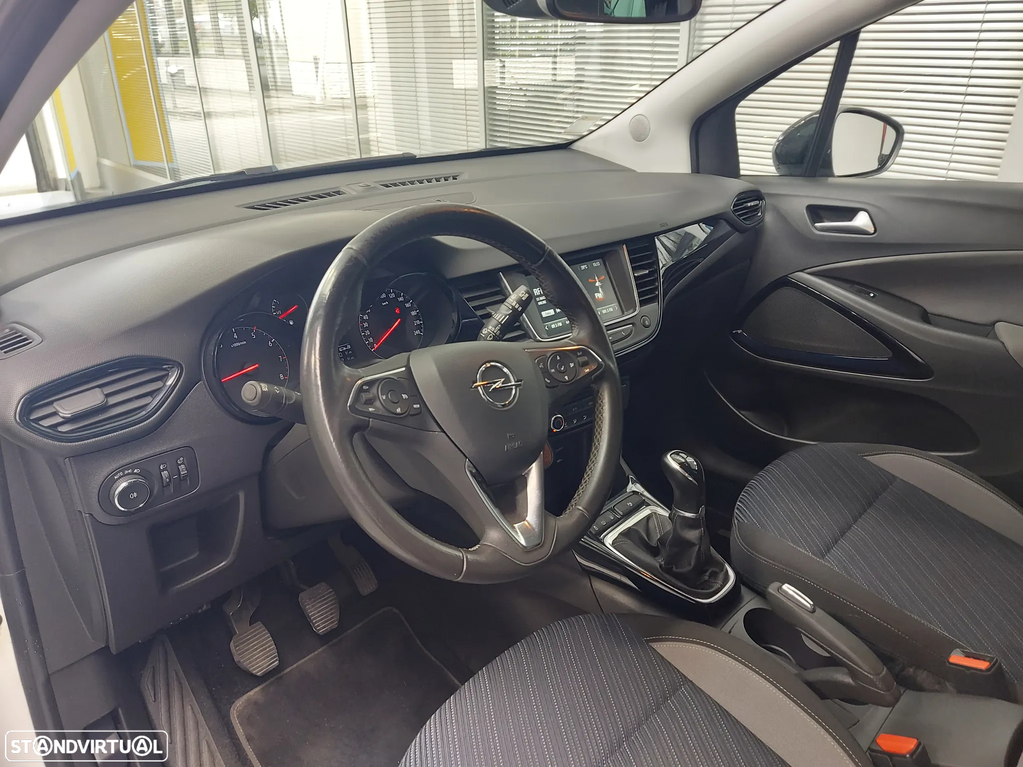 Opel Crossland X 1.2 120 Anos - 12