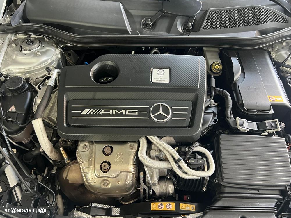 Mercedes-Benz A 45 AMG 4Matic Speedshift 7G-DCT PETRONAS 2015 World Champion Edition - 33