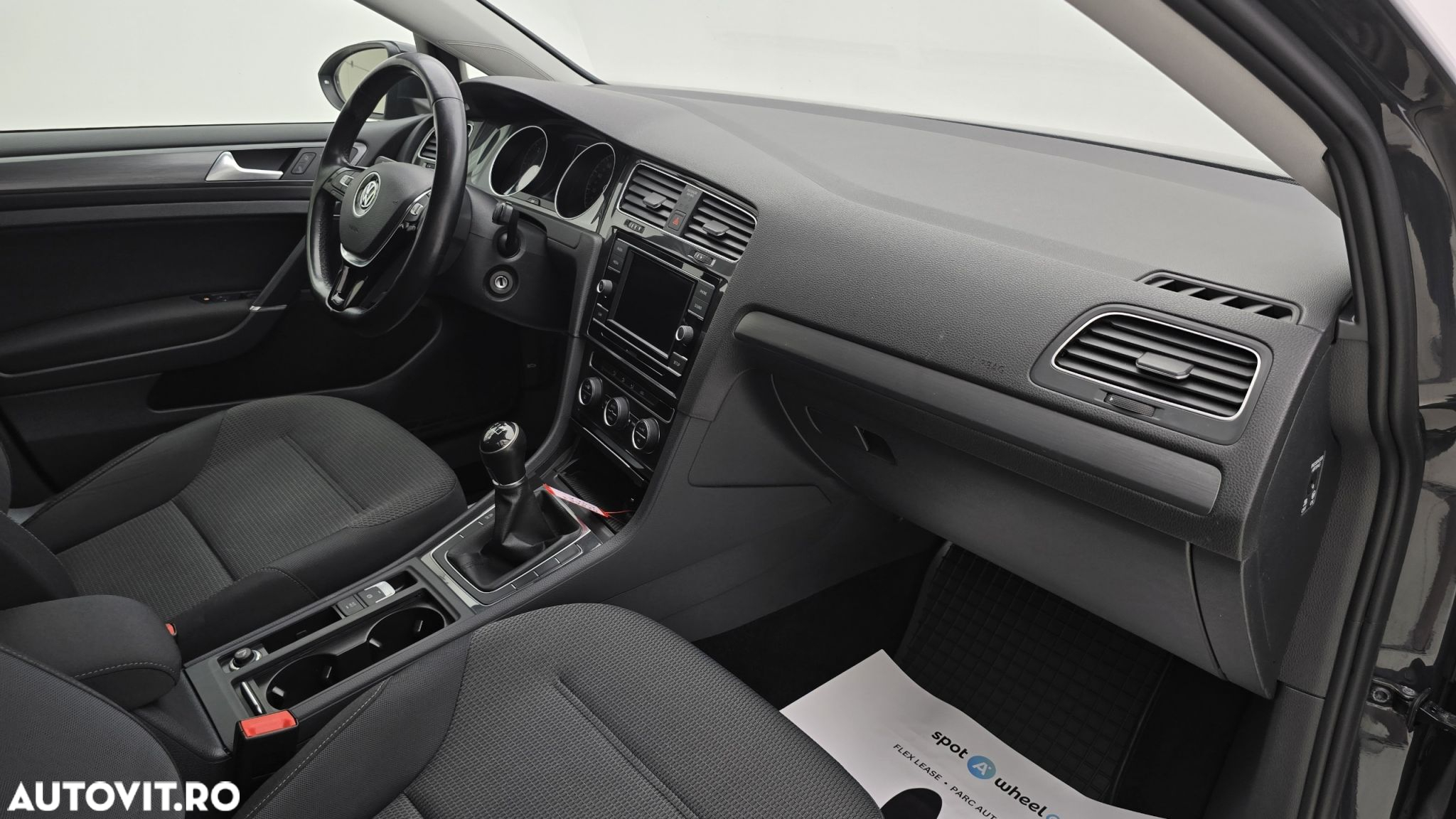 Volkswagen Golf 1.6 TDI Comfortline - 20