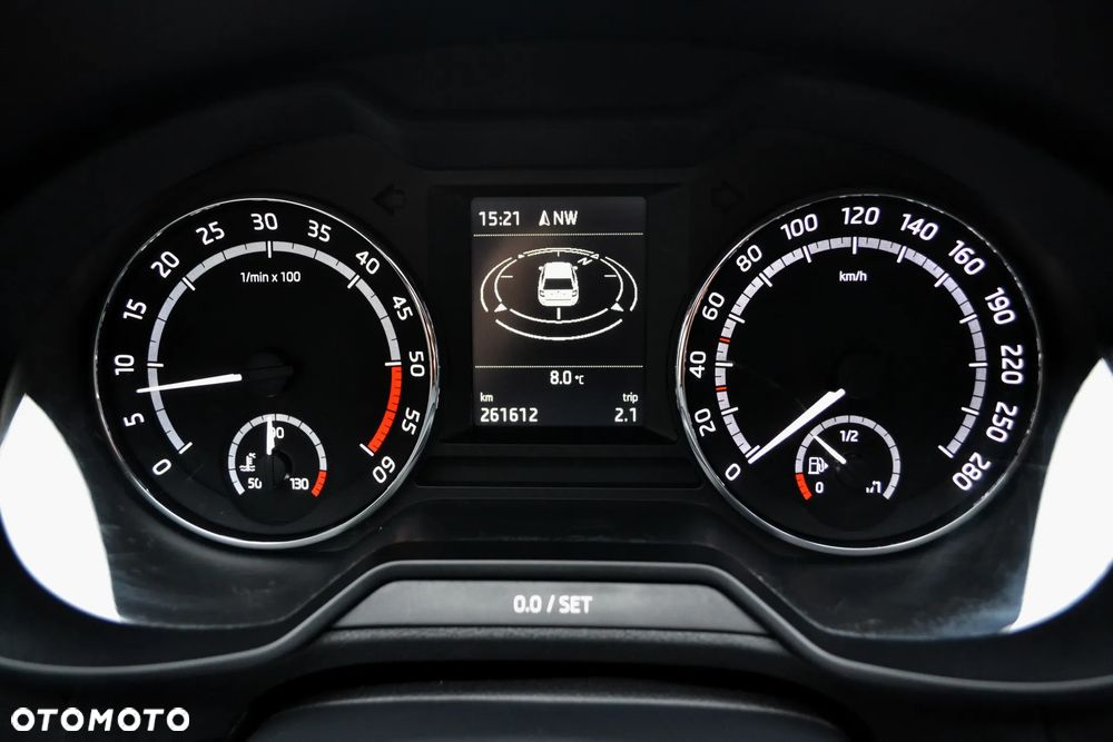 Skoda Octavia 2.0 TDI RS - 40