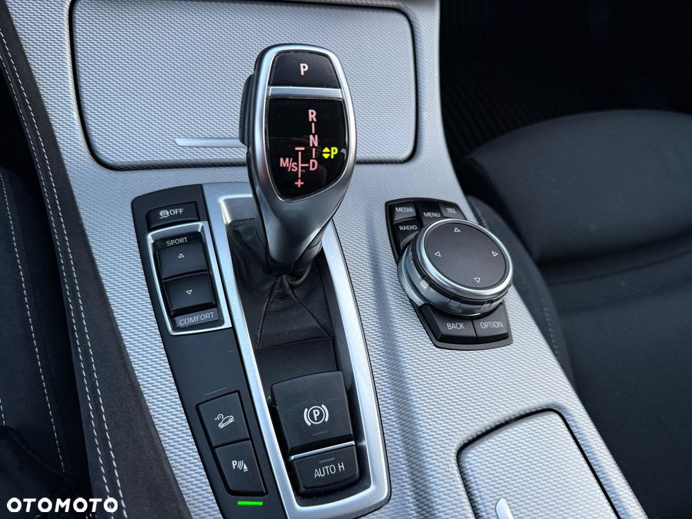 BMW Seria 5 525d xDrive - 18