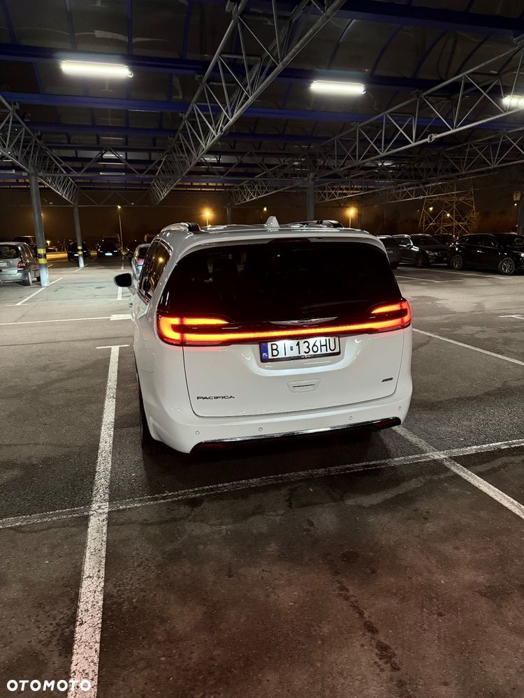 Chrysler Pacifica - 5